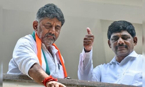 ಸ್ಥಾನ ಕೇಳುವವರು ಪಕ್ಷ ಅಧಿಕಾರಕ್ಕೆ ತಂದು ತಮಗೆ ಬೇಕಾದ ಸ್ಥಾನ ಪಡೆಯಲಿ: ಮಾಜಿ ಸಂಸದ ಡಿ.ಕೆ.ಸುರೇಶ್