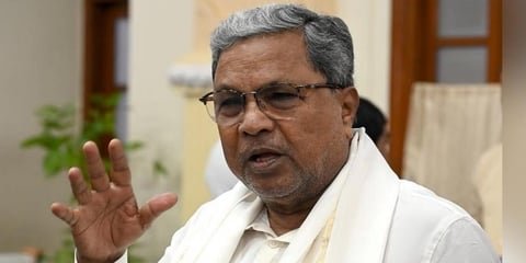 50 ಮಂದಿ ಸಿದ್ದಗುರುಗಳಿಂದ ಸಿಎಂ ಸಿದ್ದರಾಮಯ್ಯರನ್ನು “ಯೋಗರಾಮಯ್ಯ-ಕರ್ಮಯೋಗಿ ರಾಮಯ್ಯ” ಎಂದು ಘೋಷಣೆ