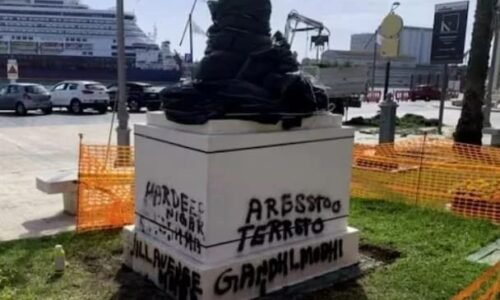 ಉದ್ಘಾಟನೆಗೊಂಡ ಕೆಲವೇ ನಿಮಿಷಗಳಲ್ಲಿ ಗಾಂಧಿ ಪ್ರತಿಮೆ ಧ್ವಂಸಗೊಳಿಸಿದ ಖಾಲಿಸ್ತಾನಿ ಬೆಂಬಲಿಗರು