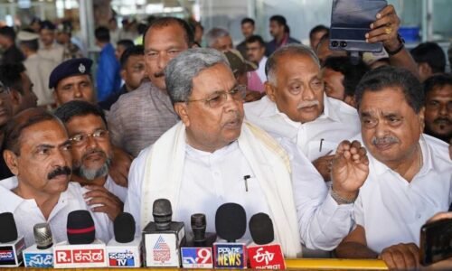 ಸದ್ಯ ಅಧಿಕಾರಿಗಳ ವರ್ಗಾವಣೆ ಇಲ್ಲ: ಸಚಿವರಿಗೆ ಸಿಎಂ ಎಚ್ಚರಿಕೆ