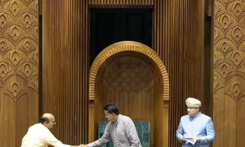 ಕನ್ನಡದಲ್ಲಿ ದೇವರ ಹೆಸರಿನಲ್ಲಿ ಪ್ರಮಾಣ ವಚನ ಸ್ವೀಕರಿಸಿದ ಸಂಸದ ಬಸವರಾಜ ಬೊಮ್ಮಾಯಿ