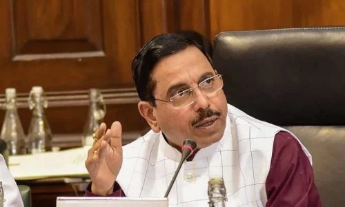 ಕೇಂದ್ರ ಸರ್ಕಾರ ಅಕ್ಕಿ ನೀಡಲು ರೆಡಿ ಇದ್ದರೂ ರಾಜ್ಯ ಸರ್ಕಾರ ಅಕ್ಕಿ ಖರೀದಿಸಲು ಸಿದ್ಧವಿಲ್ಲ: ಪ್ರಹ್ಲಾದ್ ಜೋಶಿ