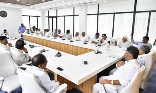 ಕುತೂಹಲ ಮೂಡಿಸಿದ ಸಿಎಂ ಸಿದ್ದರಾಮಯ್ಯ ಬ್ರೇಕ್ ಫಾಸ್ಟ್ ಮೀಟಿಂಗ್