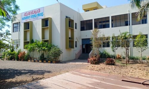 ಹಸಿದ ಅಂಧರ ಹೊಟ್ಟೆ ತುಂಬಿಸುತ್ತಿರುವ ವಾಟ್ಸಾಪ್ ಗ್ರೂಪ್