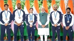 ಪ್ರಧಾನಿ ಭೇಟಿಯಾದ ಒಲಿಂಪಿಕ್ಸ್‌ ಪದಕ ವಿಜೇತರು ಮೋದಿಗೆ ಕೊಟ್ಟ ಉಡುಗೊರೆ ಏನು?