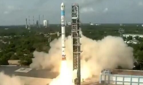 ಇಸ್ರೋದಿಂದ ಭೂ ಪರಿವೀಕ್ಷಣಾ ಉಪಗ್ರಹ ಯಶಸ್ವಿ ಉಡಾವಣೆ