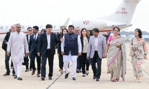 ಬೆಂಗಳೂರಿಗೆ ಬಂದಿಳಿದ ಫಾಕ್ಸ್ ಕಾನ್ ಅಧ್ಯಕ್ಷರಿಗೆ ಸಚಿವರಿಂದ ಸ್ವಾಗತ