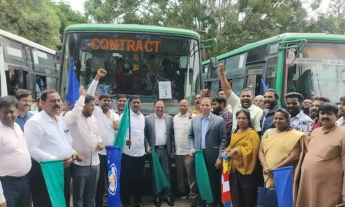 ಲಾಲ್‌ಭಾಗ್ ಫಲಪುಷ್ಪ ಪ್ರದರ್ಶನ ಕಣ್ತುಂಬಿಕೊಂಡ ಬೆಂವಿವಿ ವಿದ್ಯಾರ್ಥಿಗಳು