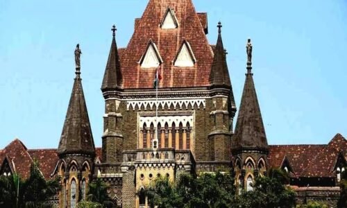 ಪ್ರೀತಿಯ ಹೆಸರಲ್ಲಿ ಅಪ್ರಾಪ್ತೆಯ ಬೆನ್ನತ್ತಿ ಹೋಗುವುದು ಲೈಂಗಿಕ ಕಿರುಕುಳ: ಶಿಕ್ಷೆ ಕಾಯಂಗೊಳಿಸಿದ ಹೈಕೋರ್ಟ್