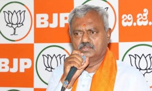 ಮುನಿರತ್ನ ವಿರುದ್ಧ ಕಾಂಗ್ರೆಸ್ ಪ್ರತಿಭಟನೆಯಲ್ಲಿ ಬಿಜೆಪಿ ಶಾಸಕ ಎಸ್.ಟಿ.ಸೋಮಶೇಖರ್ ಭಾಗಿ