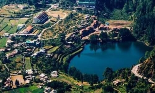 ಗೋಸುಂಬೆಯಂತೆ ಬಣ್ಣ ಬದಲಿಸುವ ಕೆರೆಯ ಬಗ್ಗೆ ನಿಮ್ಗೆ ಗೊತ್ತಾ?