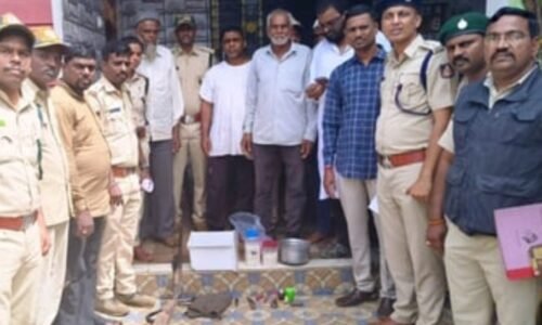 ಅರಣ್ಯ ಇಲಾಖೆ ಸಿಬ್ಬಂದಿ ಕಾರ್ಯಾಚರಣೆ : ಮನೆಯಲ್ಲೇ ಕಾಡುಕೋಣದ ಮಾಂಸ, ಜಿಂಕೆ ಕೊಂಬು ಇಟ್ಟುಕೊಂಡಿದ್ದ ಇಬ್ಬರ ಬಂಧನ