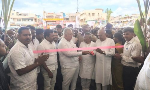 ವಾಯವ್ಯ ರಸ್ತೆ ಸಾರಿಗೆ ವ್ಯಾಪ್ತಿಯ ಸಾವಳಗಿ, ರಬಕವಿ-ಬನಹಟ್ಟಿ ಬಸ್ ನಿಲ್ದಾಣ ಉದ್ಘಾಟನೆ  ಮಾಡಿದ ಸಚಿವ ರಾಮಲಿಂಗಾ ರೆಡ್ಡಿ