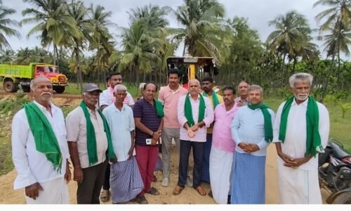 ಹೊಳಲ್ಕೆರೆ ಪಟ್ಟಣ ಶಾಖೆಯ ರೈತಸಂಘದ ಹೋರಾಟದ ಫಲವಾಗಿ ಹಿರೇಕೆರೆ ಏರಿ ಅಭಿವೃದ್ದಿ