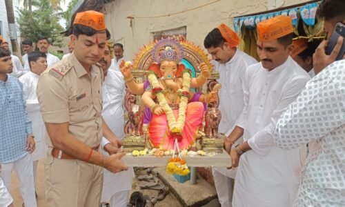 ಅನುಕರಣೀಯ ನಡೆ : ಯಮಕನಮರಡಿಯಲ್ಲಿ ಗಣಪತಿ ತಂದ CIP ಜಾವೇದ್ ಮುಶಾಪುರಿ!