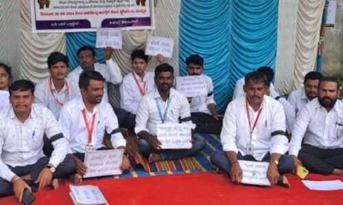 ನವಲಗುಂದ:ವಿವಿಧ ಬೇಡಿಕೆಗೆ ಆಗ್ರಹಿಸಿ ಗ್ರಾಮ ಲೆಕ್ಕಿಗರ ಪ್ರತಿಭಟನೆ