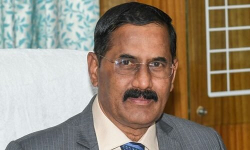 ಕೋಲಾರ ಜಿಲ್ಲಾಸ್ಪತ್ರೆಗೆ ಉಪಲೋಕಾಯುಕ್ತರ ದಿಡೀರ್ ಭೇಟಿ: ಅಧಿಕಾರಿಗಳಿಗೆ ತರಾಟೆ