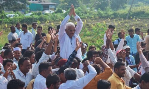 ಕೊನೇ ಕ್ಷಣದಲ್ಲಿ ನಾಮಪತ್ರ‌ ಸಲ್ಲಿಸಿದ ಕಾಂಗ್ರೆಸ್ ಬಂಡಾಯ ಅಭ್ಯರ್ಥಿ: ಸಿಎಂ, ಡಿಸಿಎಂ ಒತ್ತಡಕ್ಕೂ ಮಣಿಯದ ಮಾಜಿ ಶಾಸಕ