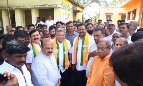 ಬೊಮ್ಮಾಯಿ ಕುಟುಂಬ ಜನರ ಸೆವೆಗೆ ಮೀಸಲು: ಶಂಕರ ಪಾಟೀಲ್ ಮುನೇನಕೊಪ್ಪ