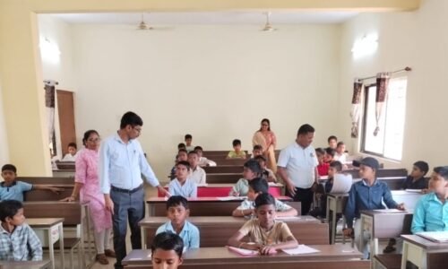 ಅಲ್ಪಸಂಖ್ಯಾತರ ವಸತಿ ಶಾಲೆಗಳ ಪ್ರವೇಶಕ್ಕೆ ‘ಡಿಮ್ಯಾಂಡ್’