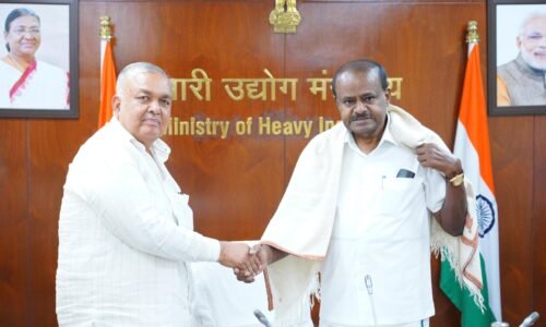 PM E-ಡ್ರೈವ್; ವಿದ್ಯುತ್‌ ಚಾಲಿತ ಬಸ್ಸುಗಳಿಗೆ ಬೇಡಿಕೆ ಇಟ್ಟ ಕರ್ನಾಟಕ:ಕೇಂದ್ರ ಸಚಿವ ಹೆಚ್.ಡಿ.ಕೆ ಭೇಟಿ ಮಾಡಿದ ಸಾರಿಗೆ ಸಚಿವ ರಾಮಲಿಂಗಾ ರೆಡ್ಡಿ