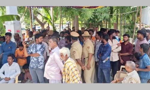 ದಲಿತ ಯುವಕನ ದೇವಸ್ಥಾನ ಪ್ರವೇಶಕ್ಕೆ ಅಡ್ಡಿ: ಗ್ರಾಮದಲ್ಲಿ ಬಿಗುವಿನ ವಾತಾವರಣ, ರಾಜಿ ಸಂಧಾನ