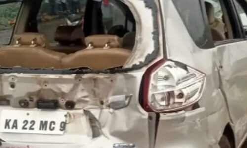ಅಥಣಿ ಬಳಿ ಭೀಕರ ಅಪಘಾತಕ್ಕೆ ಮೂರು ಜನ ಸಾವು