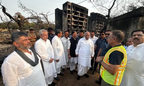 ವಿಮಾನ ದುರಂತ; ಅಹಮದಾಬಾದ್ ಜನರಲ್ ಆಸ್ಪತ್ರೆಯಲ್ಲಿ ಗಾಯಾಳುಗಳ ಆರೋಗ್ಯ ವಿಚಾರಿಸಿದ ಕಾಂಗ್ರೆಸ್ ನಾಯಕರು
