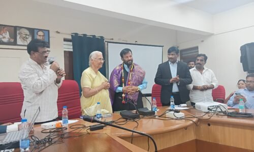 ಅಂಬೇಡ್ಕರ್ ವಚನ ಸಂಗ್ರಹದಂತಿದೆ ಡಿ.ಎಸ್ ವೀರಯ್ಯರ ಕೃತಿ: ದೆಹಲಿ ಉಪರಾಷ್ಟ್ರಪತಿ ಭವನದಲ್ಲಿ ಬಿಡುಗಡೆಯಾದ ಕೃತಿಗಳ ಬಗ್ಗೆ ಗಣ್ಯರ ಚರ್ಚೆ