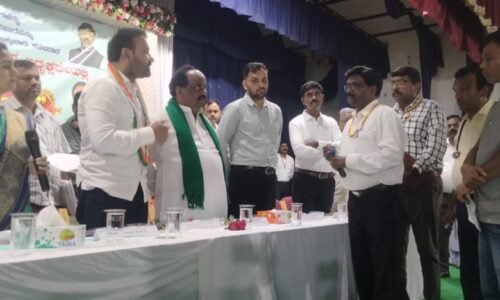 ತಾಲೂಕ ವೈದ್ಯಾಧಿಕಾರಿಗೆ ಸಚಿವ ತರಾಟೆ…ಏನಪ್ಪ ಕುಡಿದು ಬಂದಿದ್ದೀಯಾ?