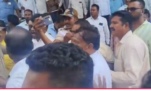 ಬೆಳಗಾವಿ ಡಿಸಿಸಿ ಬ್ಯಾಂಕ್ ಚುನಾವಣೆ ವೇಳೆ ಸವದಿ-ಜಾರಕಿಹೊಳಿ ಗುಂಪುಗಳ ನಡುವೆ ಮಾರಾಮಾರಿ