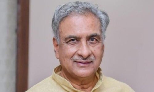 ಯಲ್ಲಾಪುರ: ಡೋಮಗೇರಿ ಬಳಿ ಸಭಾಪತಿ ಬಸವರಾಜ ಹೊರಟ್ಟಿ ಕಾರಿನ ಟೈಯರ್ ಬ್ಲಾಸ್ಟ್