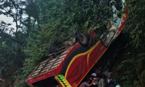 ಆಂಧ್ರಪ್ರದೇಶ ಬಸ್ ದುರಂತ : ಕಣಿವೆ ಉರುಳಿಬಿದ್ದ ಬಸ್: ಎಂಟು ಪ್ರಯಾಣಿಕರು ಸಾವು