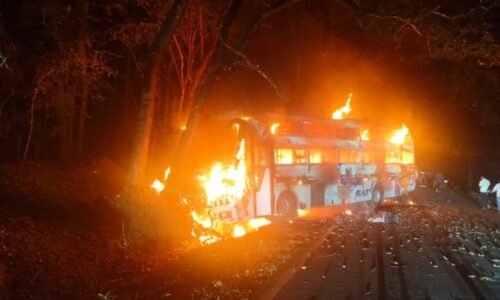 ಬೆಂಗಳೂರು ಕಡೆಗೆ ಬರುತ್ತಿದ್ದ ಖಾಸಗಿ ಬಸ್‌ಗೆ ಬೆಂಕಿ: 36 ಪ್ರಯಾಣಿಕರು ಪಾರು