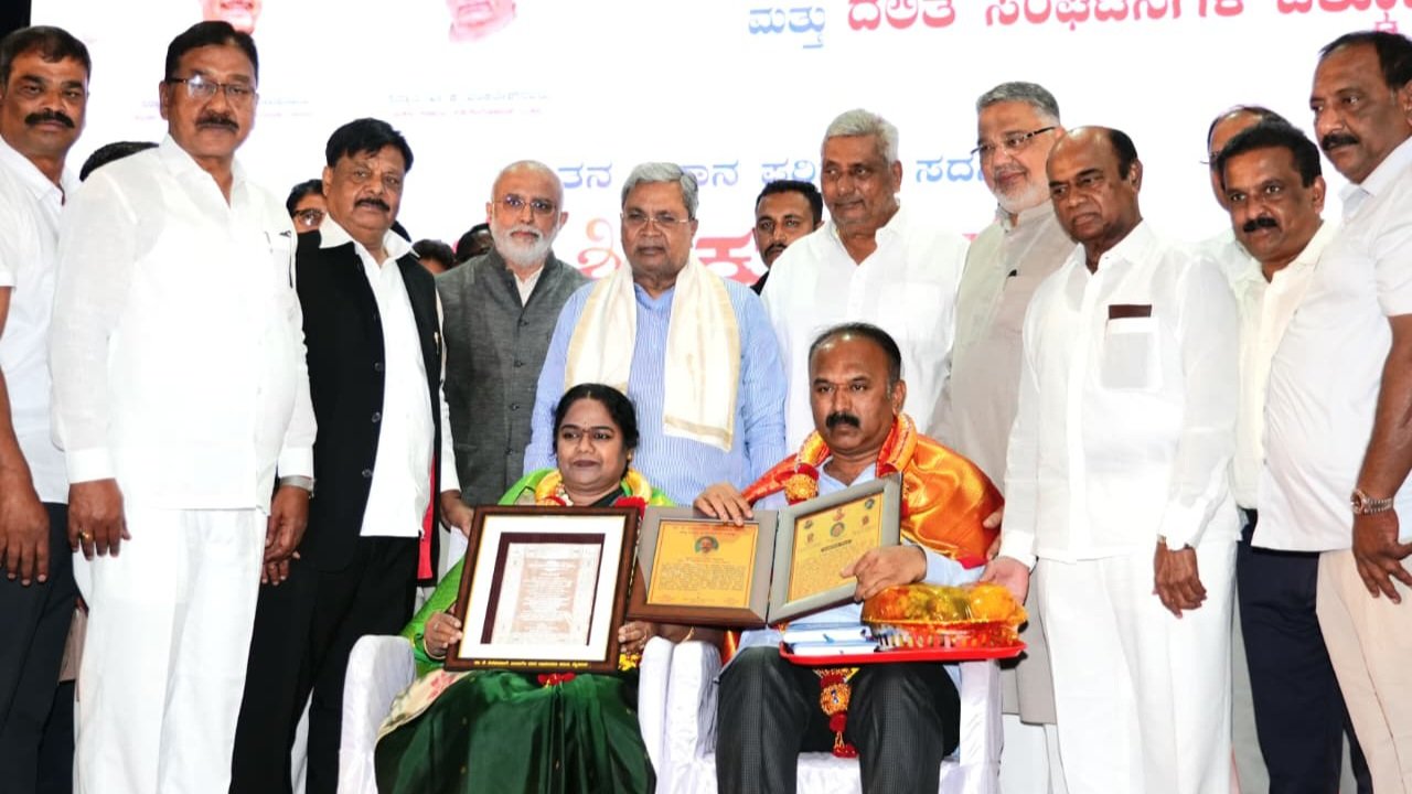 ಪತ್ರಕರ್ತ ಹಾಗೂ ವಿಧಾನ ಪರಿಷತ್ ಸದಸ್ಯ ಶಿವಕುಮಾರ್ ಗೆ ದಲಿತ ಸಂಘಟನೆಗಳಿಂದ ಸನ್ಮಾನ