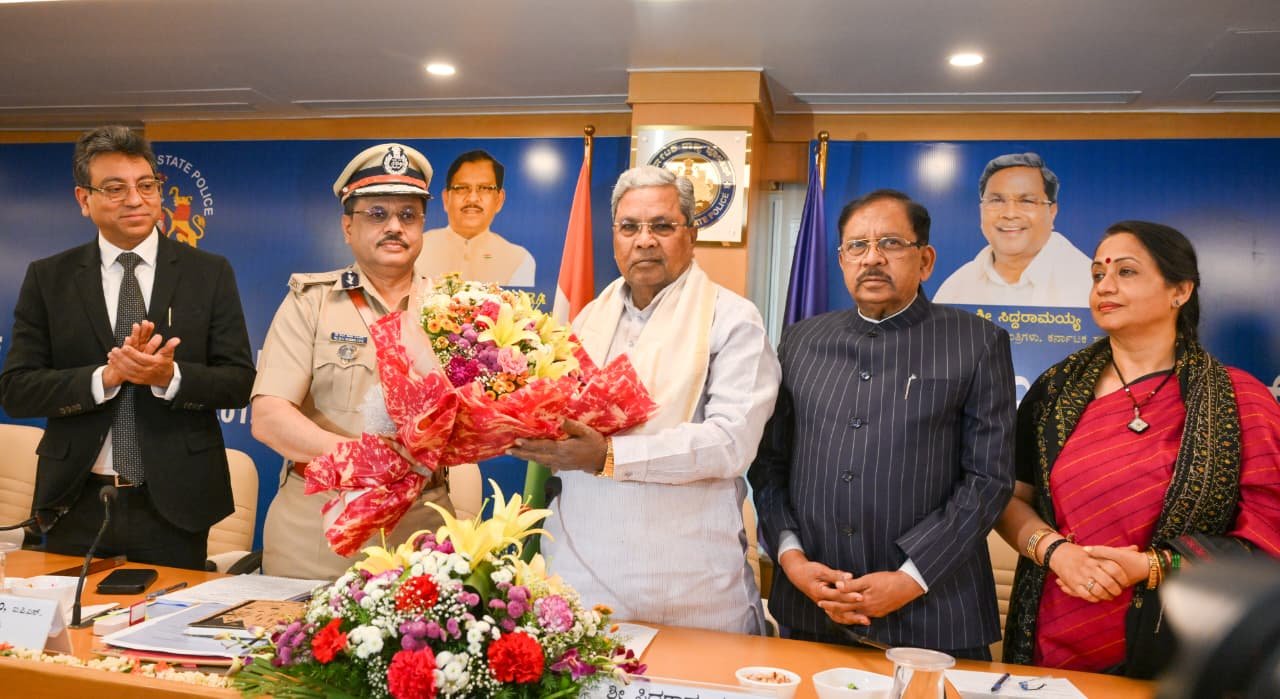 88 ಪ್ರಕರಣಗಳಲ್ಲಿ ಪೊಲೀಸಿನವರೇ ಕಳ್ಳರು : ಬೇಲಿಯೇ ಎದ್ದು ಹೊಲ ಮೇಯುವುದು ಅಕ್ಷಮ್ಯ ಅಪರಾಧ: ಸಿಎಂ ಗರಂ