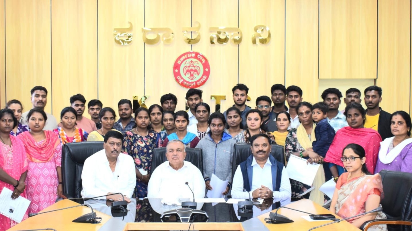 KSRTCಯಿಂದ ಅನುಕಂಪದ ಆಧಾರದ ನೌಕರಿ: ಸಚಿವ ರಾಮಲಿಂಗಾ ರೆಡ್ಡಿ ಅವರಿಂದ ನೇಮಕ ಪತ್ರ ವಿತರಣೆ