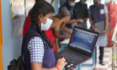 SSLC ಸರ್ಕಾರಿ ಶಾಲಾ ಪ್ರತಿಭಾವಂತರಿಗೆ ಲ್ಯಾಪ್‌ಟಾಪ್ ಬದಲಿಗೆ ₹50,000 ನೇರ ನಗದು ಸಹಾಯ – ವಿವರಗಳು ಇಲ್ಲಿವೆ