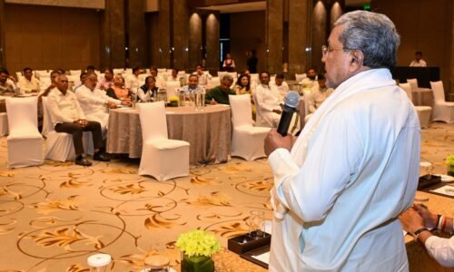 ಸದನದಲ್ಲಿ ಬಜೆಟ್ ಸಮರ್ಥನೆಗೆ ಟೊಂಕಕಟ್ಟಿ ನಿಲ್ಲಲು ಶಾಸಕರಿಗೆ ಸಿಎಂ ಸೂಚನೆ