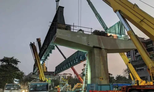 ಮುಂಬೈನಲ್ಲಿ ಮೆಟ್ರೋ ರೈಲು ನಿರ್ಮಾಣ ಸ್ಥಳದಲ್ಲಿ ಕ್ರೇನ್ ಉರುಳಿ ಬಿದ್ದ ಬೃಹತ್ ಕಿರಣ