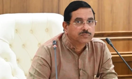 ಸಚಿವ ಪ್ರಲ್ಹಾದ ಜೋಶಿ ಮನವಿಗೆ ಸ್ಪಂದನೆ; “ಧಾರವಾಡ ಆಕಾಶವಾಣಿ ಕೇಂದ್ರ” ಸ್ಥಳಾಂತರಿಸದಂತೆ ಅಶ್ವಿನಿ ವೈಷ್ಣವ ಆದೇಶ