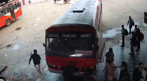 ಹಾವೇರಿ: ಪ್ಲಾಟ್​ಫಾರ್ಮ್​ಗೆ ನುಗ್ಗಿದ ಬಸ್​ ; ಮಗು ಸಾವು, ಮೂವರಿಗೆ ಗಾಯ