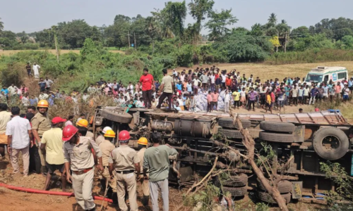 ವಿಜಯನಗರ ಜಿಲ್ಲೆಯ ಹೊಸಪೇಟೆ ಬಳಿ ಸರಣಿ ಅಪಘಾತ: ನಾಲ್ವರು ಸಾವು