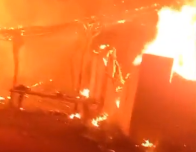 ಚಿತ್ರದುರ್ಗದಲ್ಲಿ ಸಿಲಿಂಡರ್ ಸ್ಫೋಟಗೊಂಡು ಮನೆ ಸುಟ್ಟು ಭಸ್ಮ, 3 ಲಕ್ಷ ರೂ. ನಗದು, ಚಿನ್ನಾಭರಣ ಧ್ವಂಸ