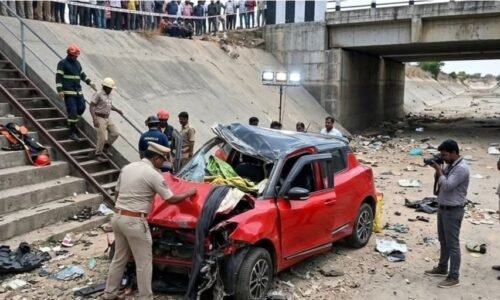 ಹಾಸನದಲ್ಲಿ ಸ್ವಿಫ್ಟ್ ಕಾರು ದುರಂತ: ಹೇಮಾವತಿ ನಾಲೆಗೆ ಉರುಳಿ ತಾಯಿ, ಮಗು ಸಾವು