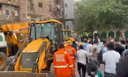 ದೆಹಲಿಯಲ್ಲಿ ಐದು ಅಂತಸ್ತಿನ ಕಟ್ಟಡ ಕುಸಿತ: ಮೂವರು ಸಾವು, 11 ಮಂದಿಗೆ ಗಾಯ