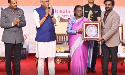 ಹಾಸನದ ಬಸವರಾಜ್ ಆಚಾರ್ ಗೆ ಪ್ರಿಂಟ್ ಬಿನಾಲೆ ಇಂಡಿಯಾ ಪ್ರಶಸ್ತಿ: ಈ ಪ್ರಶಸ್ತಿ ಪಡೆದ ಮೊದಲ ದಕ್ಷಿಣ ಭಾರತೀಯ ಕಲಾವಿದ